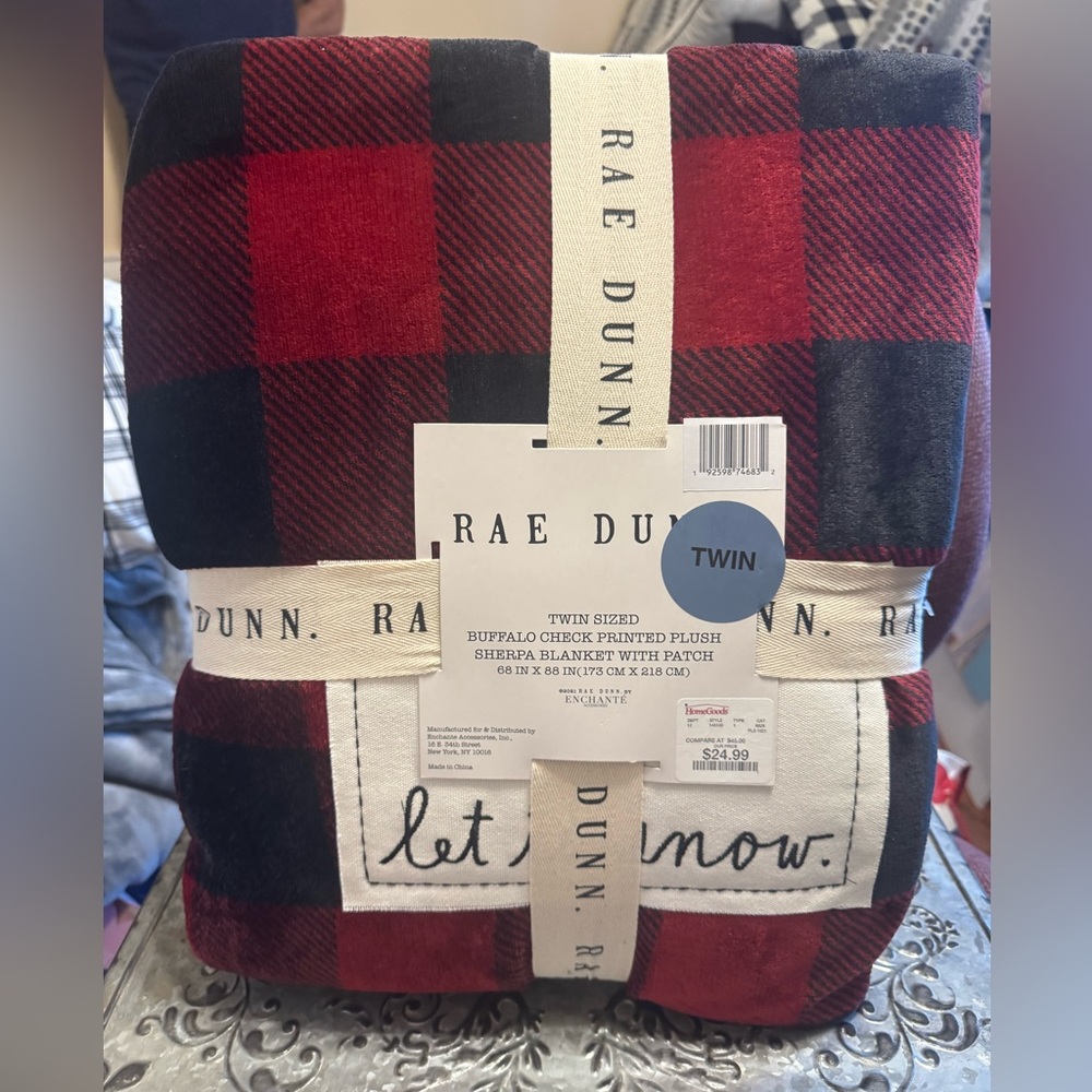 NWT Twin sized Rae Dunn blanket